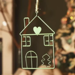 Decorazione natalizia da appendere in metallo (H13 cm) Casa invernale Verde