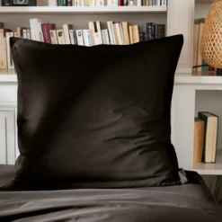 Federa quadrata percalle di cotone (65 cm) Cali Nero