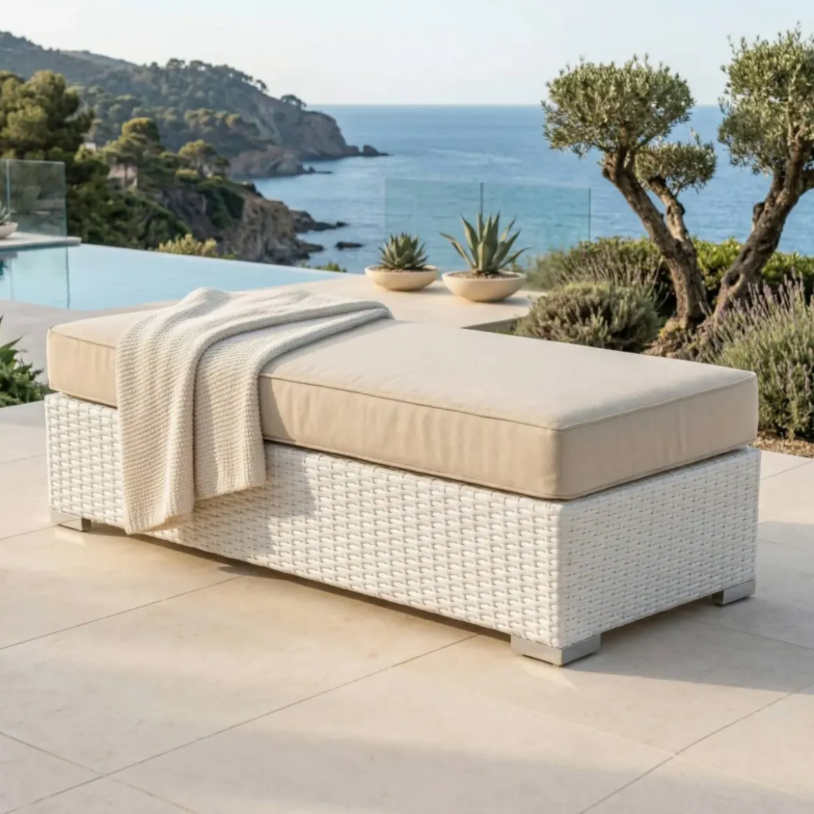 Panca in resina intrecciata 2 posti Palma Bianco e beige
