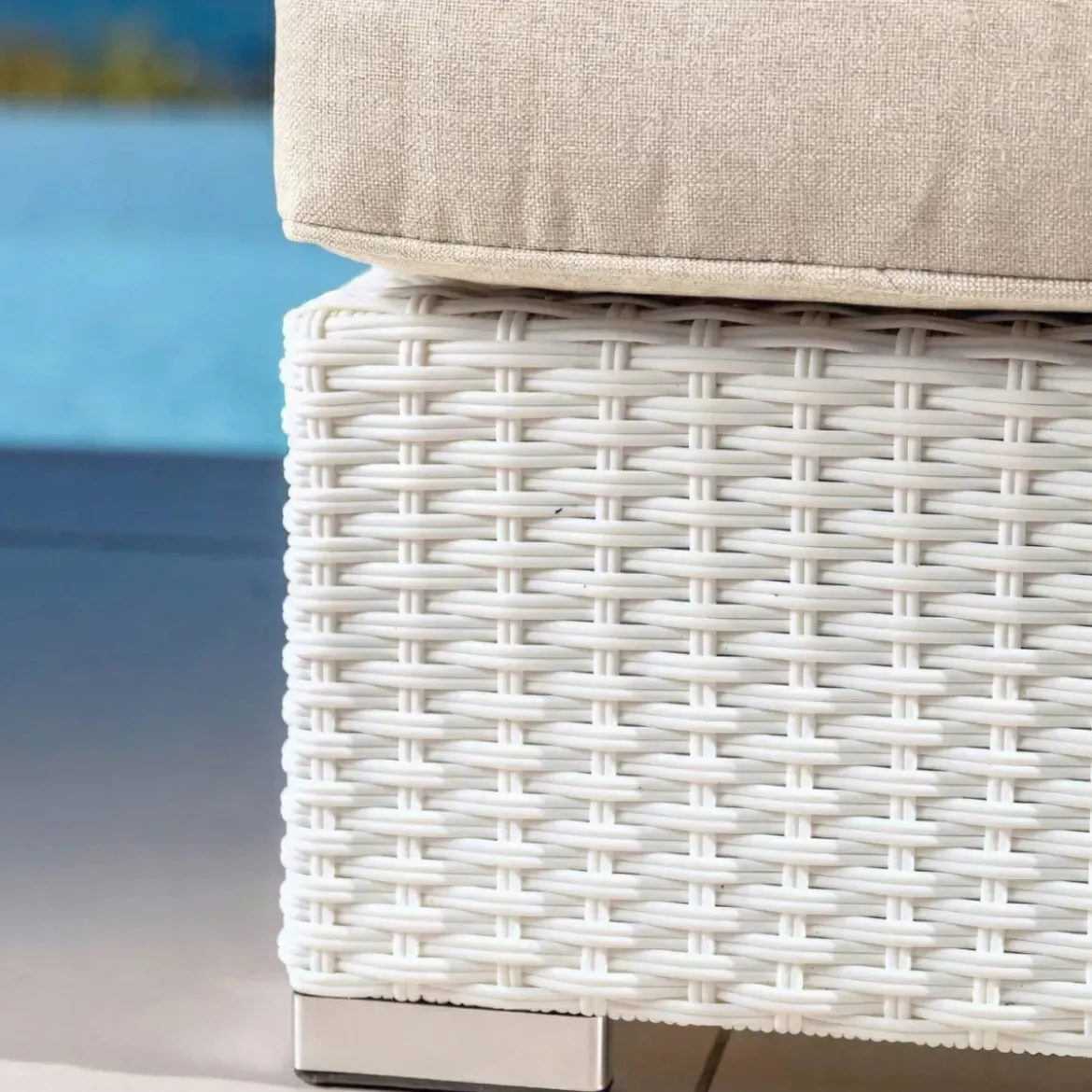 Salotto da giardino in resina intrecciata 5 posti 6 pezzi Palma Bianco e beige