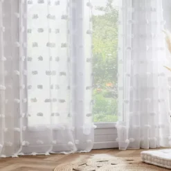 Tenda con occhielli con pon pon (180 x 240 cm) Suzie Bianco