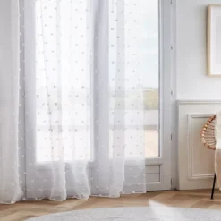 Tenda trasparente con nastrino fronzuto e pon pon (280 x 240 cm) Emie Bianco