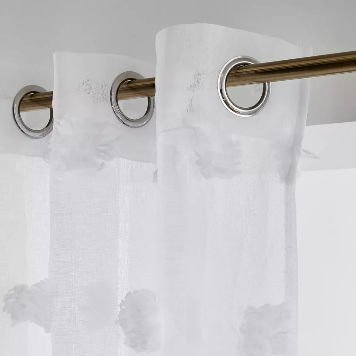 Tenda trasparente con occhielli pon pon (280 x 240 cm) Suzie Bianco